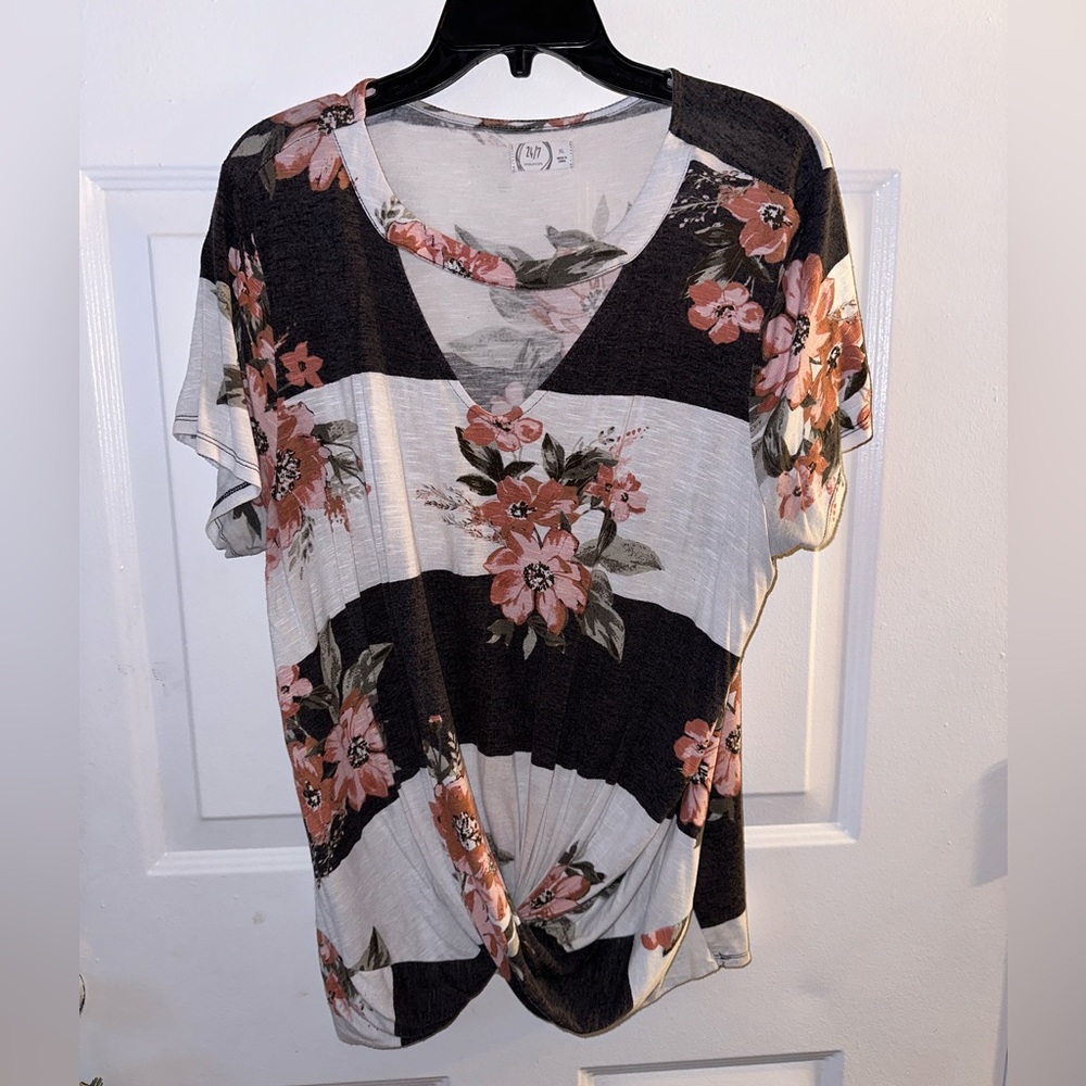 Maurice floral short sleeve top size XL